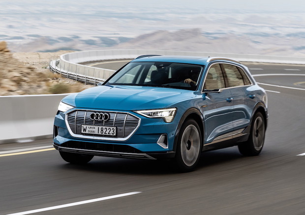 A chi compra Audi e-tron in regalo energia per 14.000 km © Audi