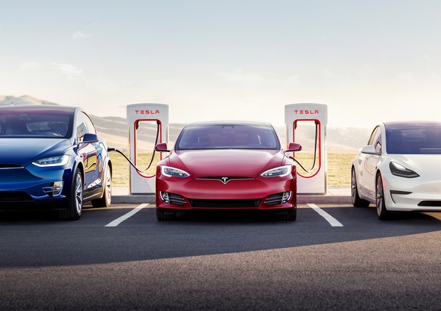 Tesla, aperte tre nuove stazioni Supercharger in Italia © 