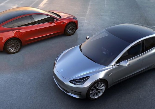 La Tesla Model 3 tra le nomination di Auto dell'anno 2020 © ANSA