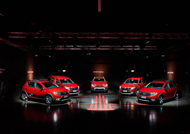 Dacia si veste di rosso per la nuova serie speciale Techroad © ANSA