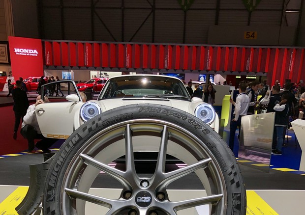 Michelin, a Ginevra pneumatici per suv e anche connessi © 
