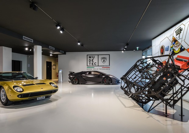 Lamborghini e il carbonio, una storia che parte da lontano © ANSA