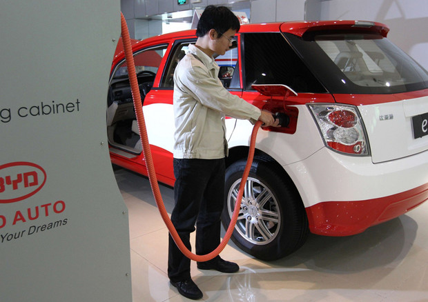 Cina, in crisi mercato auto elettriche, crescono solo 1,8% © ANSA