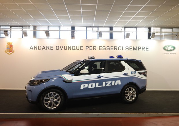 Land Rover consegna 30 Discovery alla Polizia di Stato © ANSA
