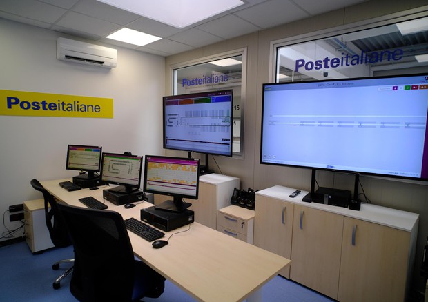 Il nuovo Hub Logistico di Sda Express Courier, società del Gruppo Poste Italiane a Bentivoglio (Bologna) © ANSA