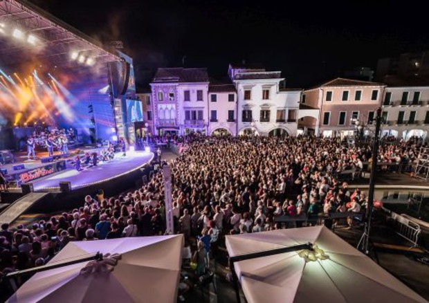 Mestre attende il Festival Show 2019, big e giovanissimi su palco di  Piazza Ferretto © Ansa