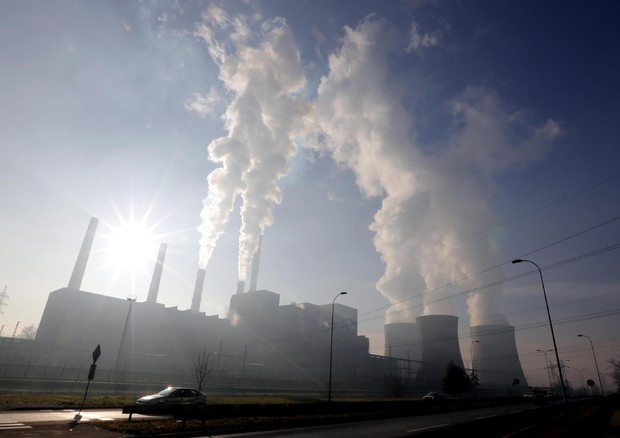 In aumento i gas serra per la produzione di energia elettrica © EPA