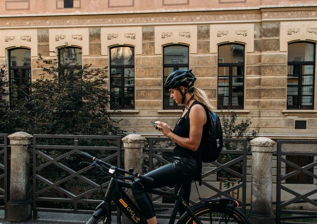 Milano in tour, alla scoperta della città in sella alle bici © ANSA