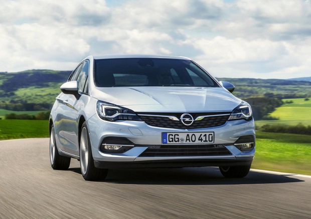 Opel Astra, undici generazioni: la media diventa più hi-tech © ANSA