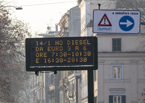 Smog, Unrae: insensato e inefficace blocco diesel Euro 6 © ANSA