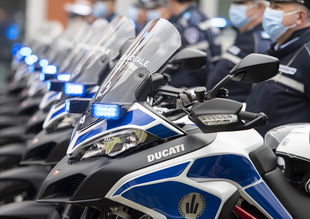 Ducati consegna 25 Multistrada 950 a Polizia Locale Bologna © Ansa