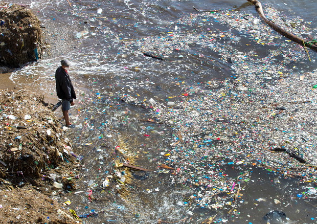 Basta scuse sui rifiuti, come fare differenza per l’ambiente © ANSA 