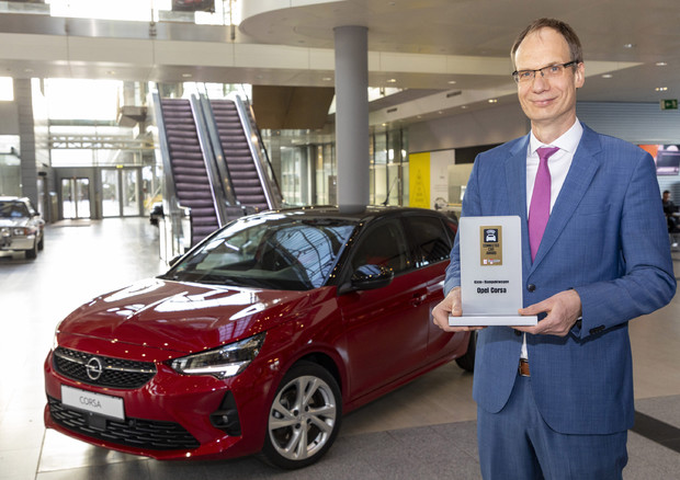 Opel Corsa riceve il premio 'Connected Car Award 2019' © ANSA