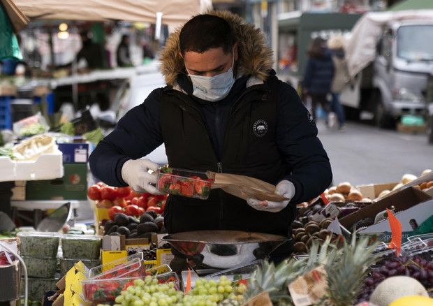 Il mercato di Portobello a Londra © EPA