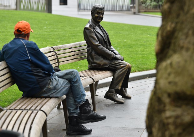 La statua di Rowan Atkinson a Leicester Square a Londra © AFP