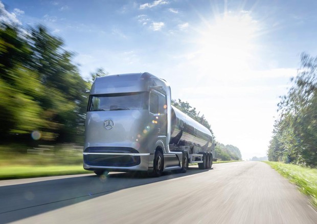 Daimler Trucks GenH2, autocarro a idrogeno per lungo raggio © Daimler Press