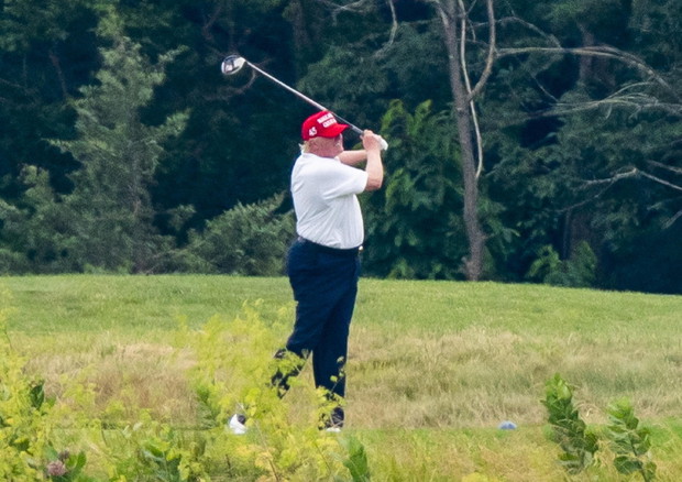 Il golf scarica Trump,annullato torneo nel suo club (foto: EPA)