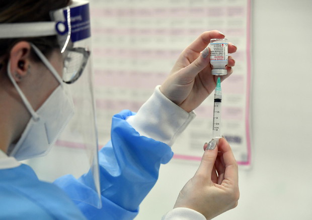 Eurocamera chiede più trasparenza su acquisti dei vaccini (foto: EPA)