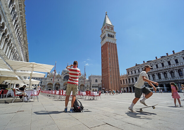 Ok dell'Ue a 698 milioni di aiuti italiani per il turismo (foto: ANSA)