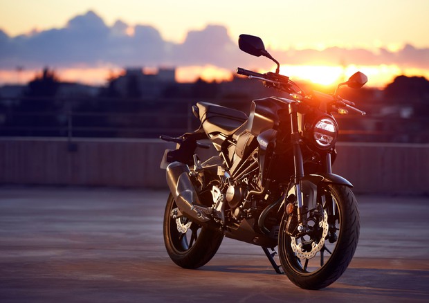 Honda CB300R, la 'media' di famiglia si rinnova per il 2022 © ANSA