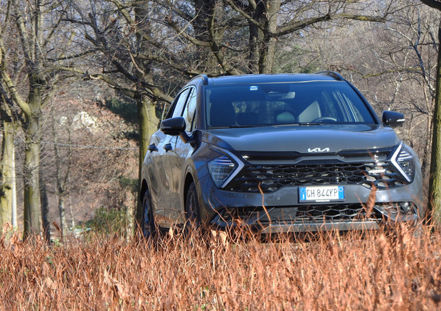 Kia Sportage Hev AWD, evoluzione su misura per l'Europa - La Prova di ANSA Motori - ANSA.it