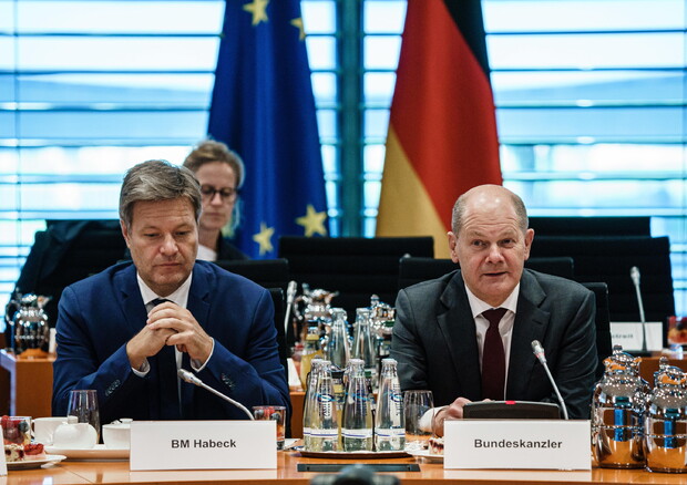 Il cancelliere tedesco Olaf Scholz (d) e il ministro tedesco dell'Economia Robert Habeck (ANSA)