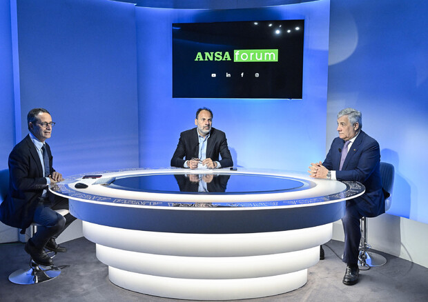 Antonio Tajani con il direttore ANSA Luigi Contu e il giornalista Marcello Campo © ANSA