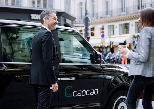 CaoCao Mobility, si espande servizio taxi LEVC a Parigi © Geely