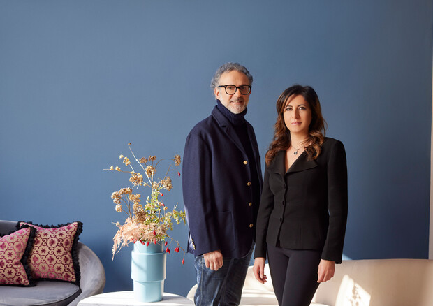 Lo chef Massimo Bottura e Cristina Scocchia, Ceo Illycaffè © Ansa
