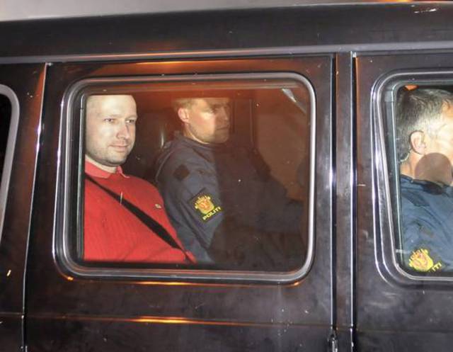 L'arrivo di Breivik © Ansa