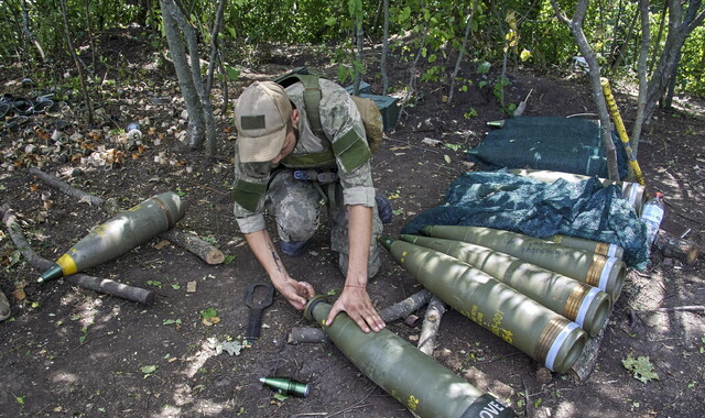 Fonti, approvato il piano Ue da 2 mld per munizioni a Kiev