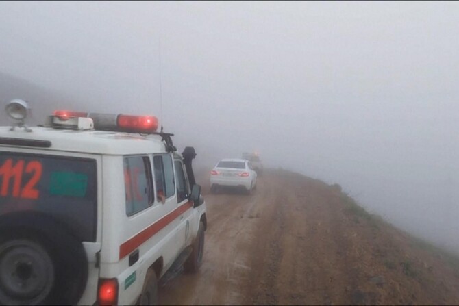 Iran, soccorritori verso il luogo dell'incidente avvolto dalla nebbia