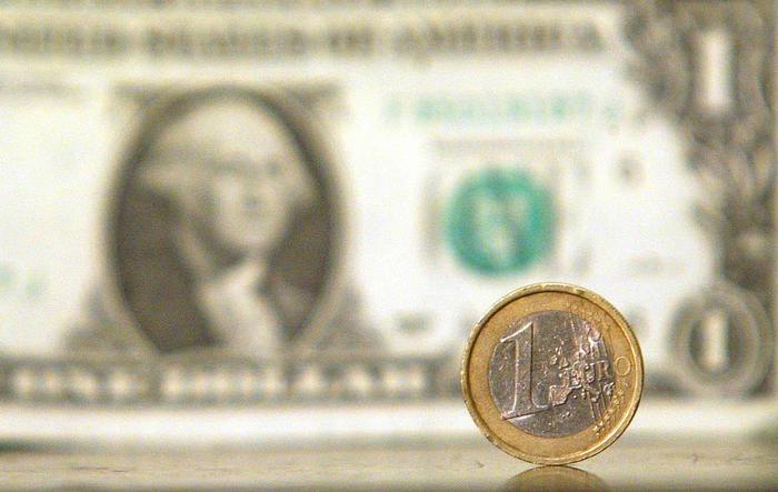 Cambi: euro in leggero rialzo, sopra 1,040 sul dollaro - Economia