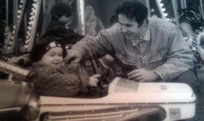 Camilla Marchi, a Livorno sulle giostre alla Rotonda con papà il 20 ottobre 1995 (foto: ANSA)