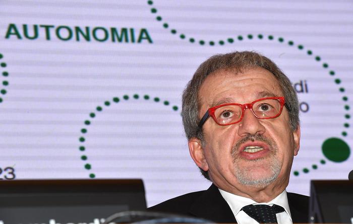 Former interior minister Roberto Maroni dies at 67 - English
