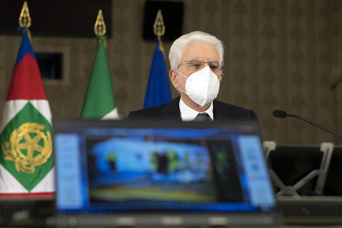 Mattarella all’ANCI: “E ora porre le basi per ripartenza Italia”