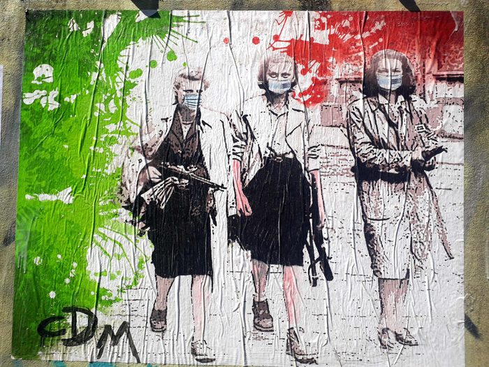 A Milano murales partigiane con mascherine - Notizie - Ansa.it