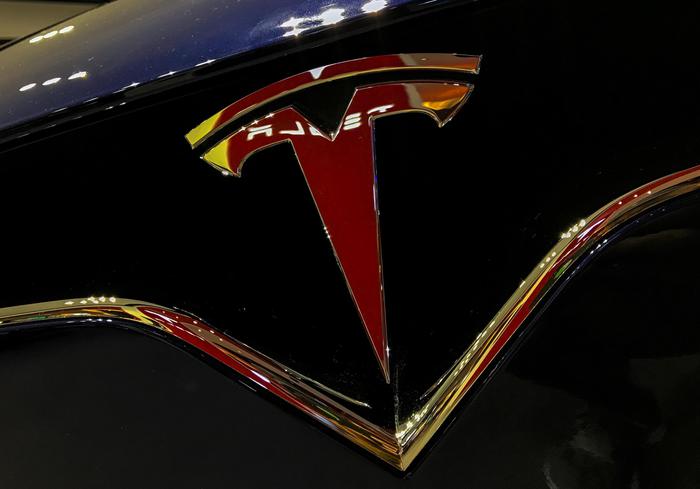 Tesla, agenzia sicurezza Usa chiede richiamo 158 mila auto - Ultima Ora