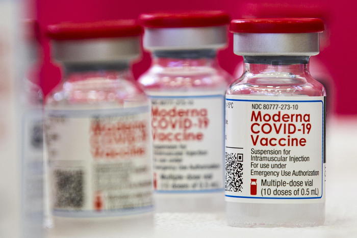 Allarme Fmi, 90 mln di poveri in più, vaccini siano per tutti
