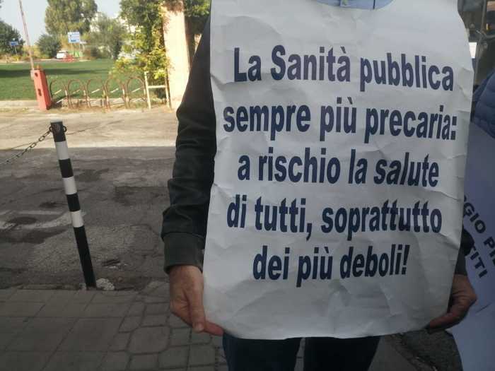 Comitati in piazza a Oristano, "ospedale rischia chiusura" - Sardegna -  ANSA.it