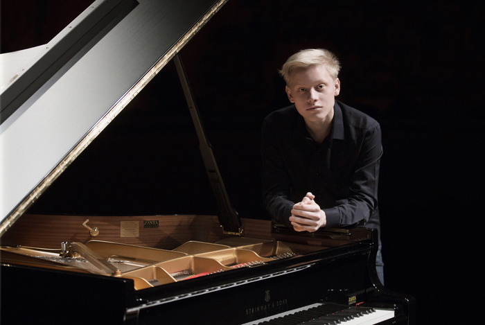 Il pianista Alexander Malofeev in concerto a Bologna