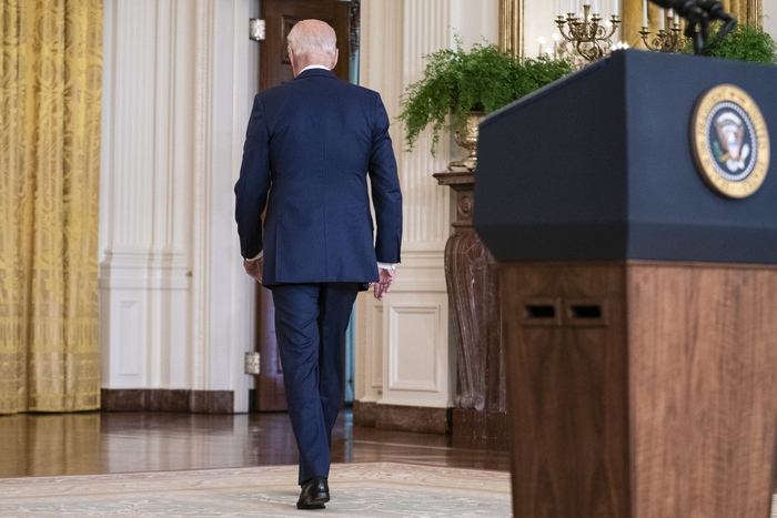 Biden cala nei sondaggi, gli americani spaccati sull'Afghanistan - Ultima Ora