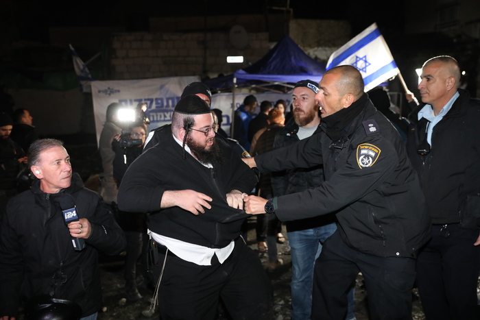 Gerusalemme, nuova nottata di violenze a Sheikh Jarrah