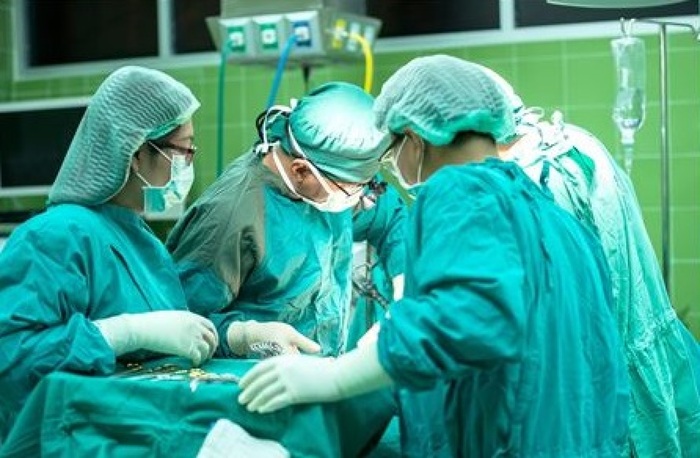 President Agenas suspended, left gauze in a patient – Medicine