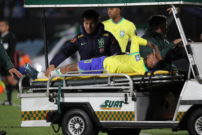 Calcio, Brasile: Neymar salterà la Copa America