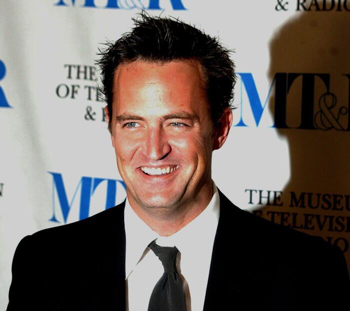 Mourning the Death of Matthew Perry: Friends Star Found Drowned in Tragic Incident