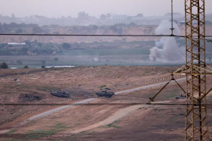 Guerra in Medio Oriente, assalto alle scorte di cibo a Gaza, scontri Israele-Hamas
