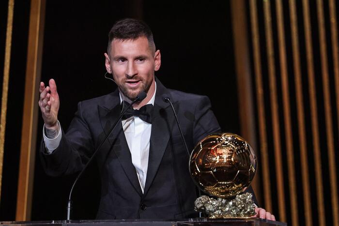 Pallone d'Oro: vince ancora Lionel Messi, è l'ottava volta