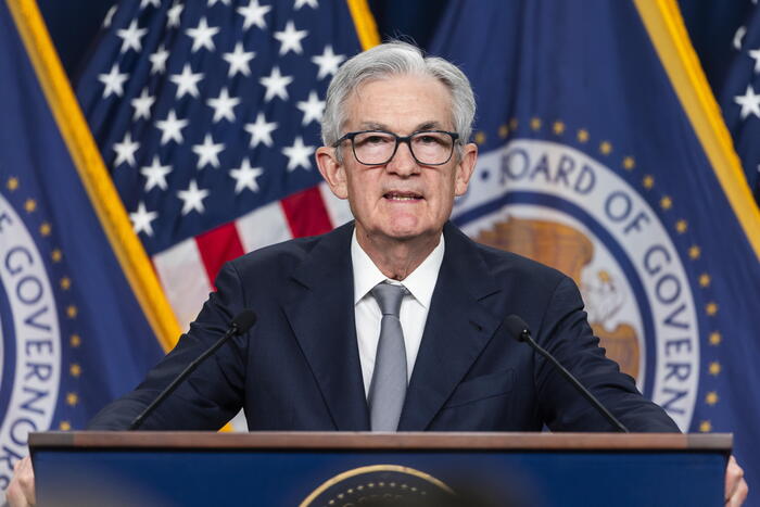 The Fed leaves rates unchanged between 5.25% and 5.50%