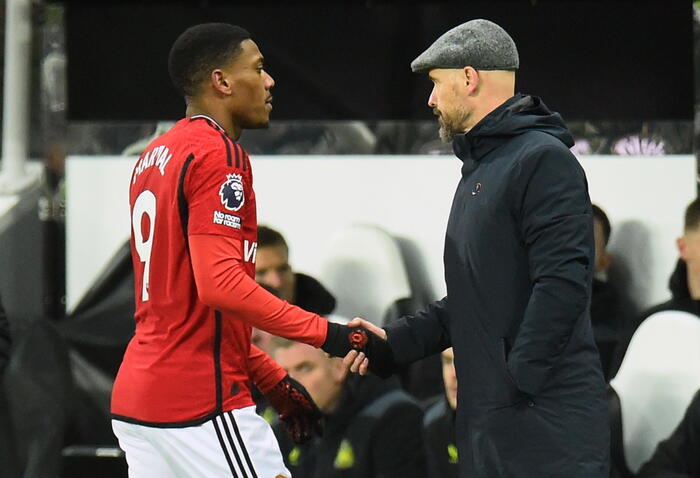 Premier League: Anthony Martial leaves Manchester United – Football